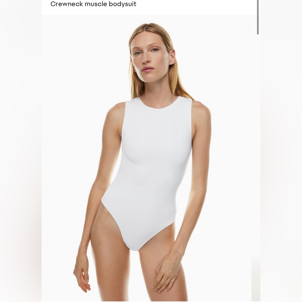 Aritizia Babaton white ribbed bodysuit XS